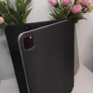 iPad Pro 11” 3rd Generation + Magic Keyboard