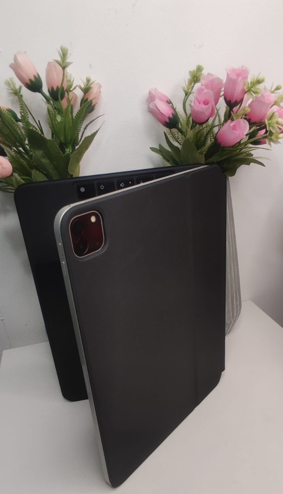 iPad Pro 11” 3rd Generation + Magic Keyboard