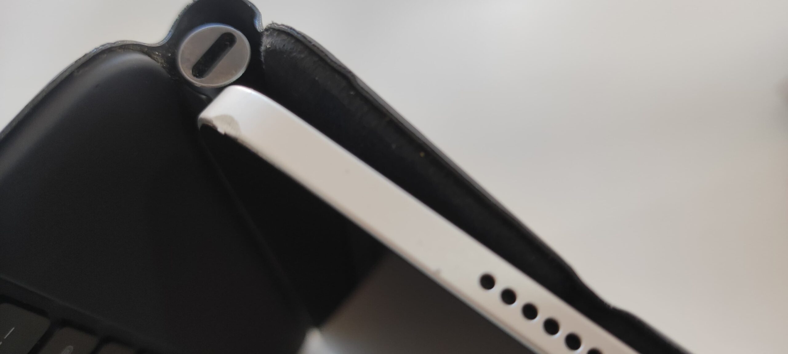 iPad Pro 11” 3rd Generation + Magic Keyboard - Image 3