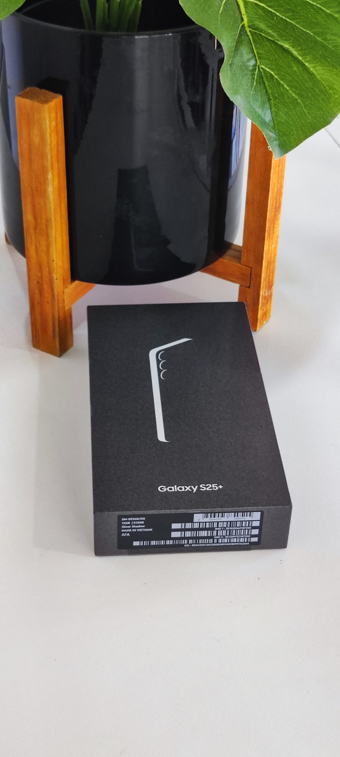 Samsung Galaxy S25+ (Brand New, Sealed) - Image 3