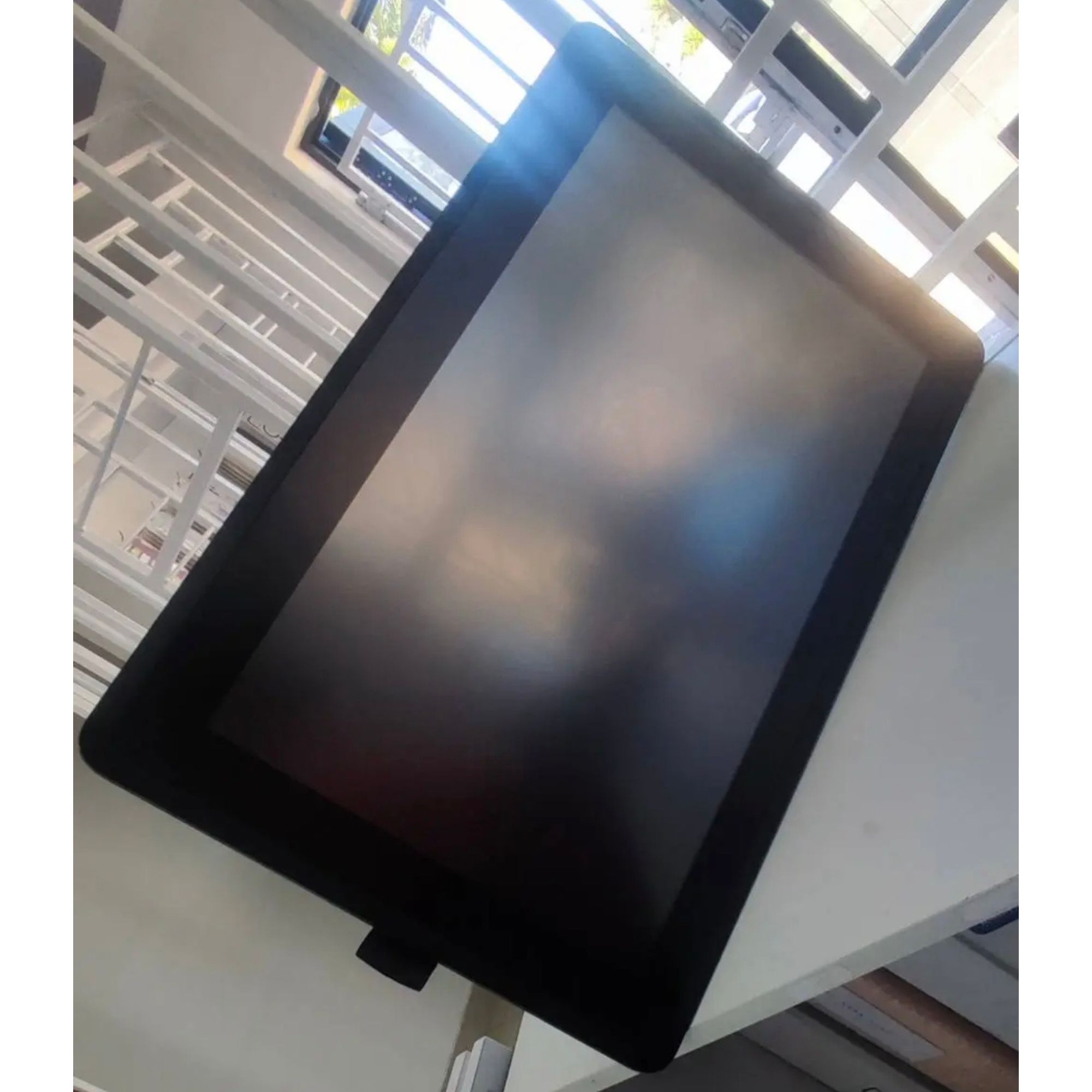 Wacom Cintiq 22” (DTK2260K0A) - Image 2